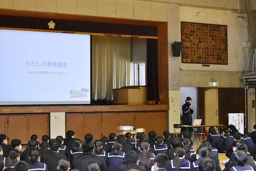 上尾市立大石中学校にて岩崎こよみ選手が講演を行いました。